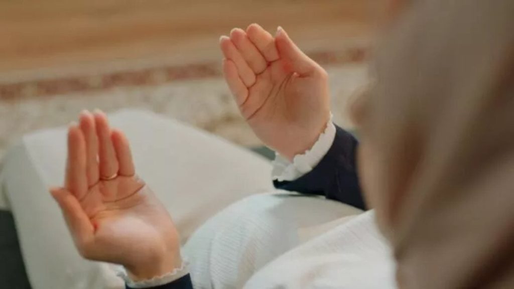 NE MURADINIZ VARSA…Perşembe gecesi okunacak 20 dua!